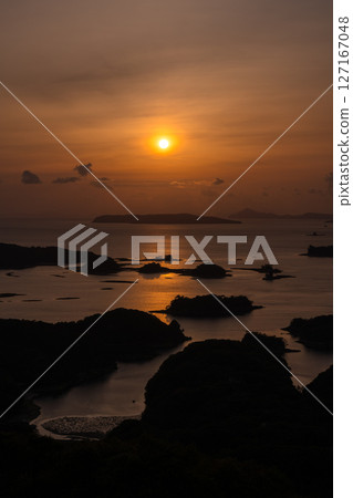 Sunset over the Kujukushima Islands in Sasebo Bay, Nagasaki Prefecture Sunset over the Kujukushima Islands in Sasebo Bay, Nagasaki Prefecture 127167048