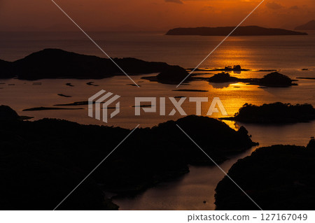 長崎縣佐世保灣九十九島的日落 長崎縣佐世保灣九十九島的日落 127167049