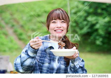 Seniors, camping, outdoor, barbecue, BBQ, family, colleagues, friends 127168993