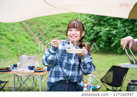老人、露營、戶外、烤肉、BBQ、家人、同事、朋友 127168997