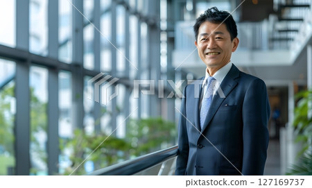 微笑的商人 微笑的商人 127169737