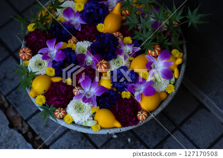 Flower water fountain at shrine, Japanese chozuya 127170508