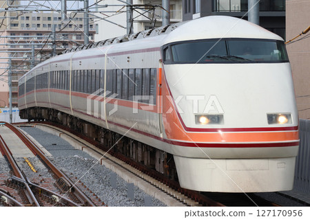 東武晴空塔線特急鬼怒號/特急華嚴號（100系Spacia車廂） 127170956