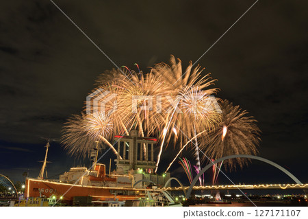 煙火與音樂一起<ISOGAI煙火劇場名古屋港> 127171107