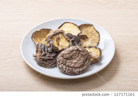 Dried shiitake mushrooms, health food, ingredients for making soup stock, ingredients for making soup stock 127171161