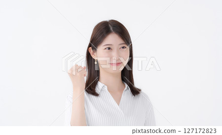 Female portrait 127172823