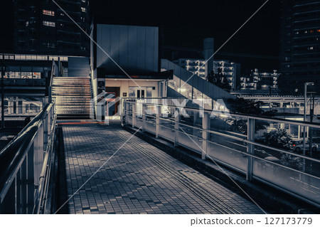 小手差站(北口)和步行甲板的夜晚 小手差站(北口)和步行甲板的夜晚 127173779