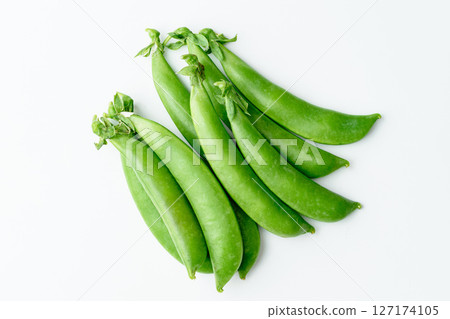 豌豆白色背景 127174105