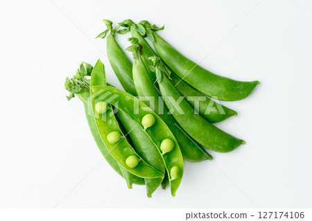 豌豆白色背景 127174106