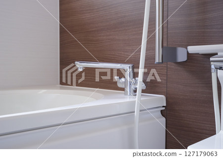 新住宅中時尚實用的浴室 新住宅中時尚實用的浴室 127179063