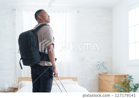 入住飯店的外國遊客 127179141