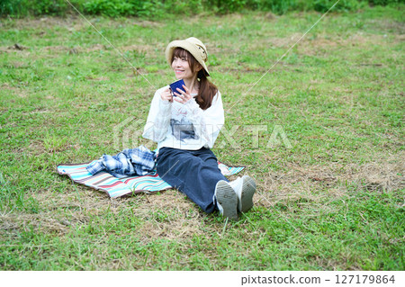 Hiking, camping, leisure, middle-aged, senior 127179864