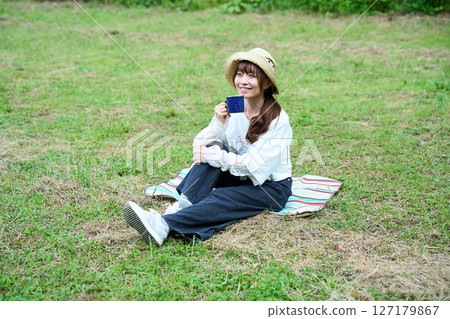 Hiking, camping, leisure, middle-aged, senior 127179867