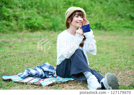 Hiking, camping, leisure, middle-aged, senior 127179870