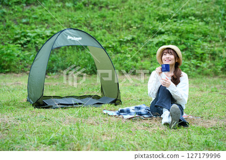 Hiking, camping, leisure, middle-aged, senior 127179996