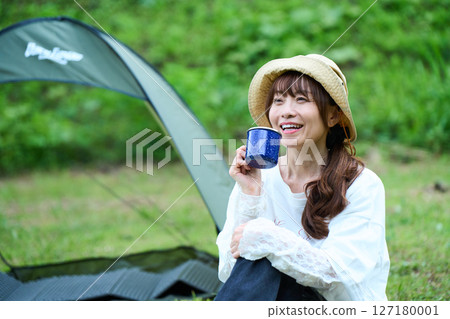 Hiking, camping, leisure, middle-aged, senior Hiking, camping, leisure, middle-aged, senior 127180001
