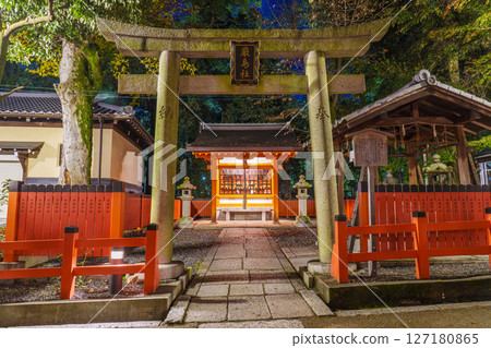 夜晚的京都八坂神社 嚴島神社 127180865