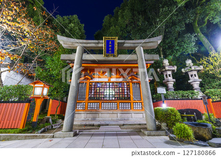 Kyoto Yasaka Shrine at night Migozensha 127180866