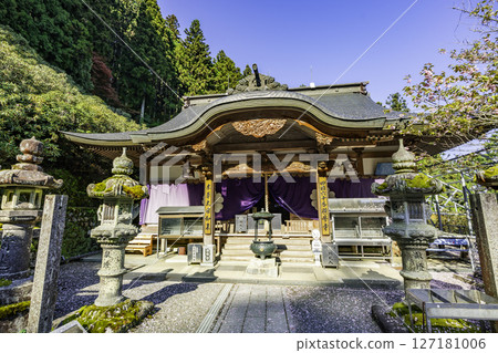 60th of the 88 Shikoku Temples: Yokomineji Temple, Main Hall, Saijo City, Ehime Prefecture 127181006