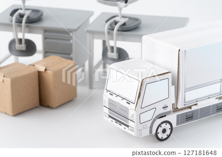 Miniature image of office moving Miniature image of office moving 127181648