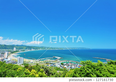 Chiba Prefecture: Blue sky and sea in Kamogawa City 127181730