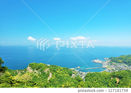 Chiba Prefecture Blue Sky and Blue Sea Boso Peninsula (View from Mt. Nokogiri) 127181739
