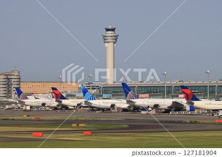 Foreign passenger planes lined up at Haneda Airport Terminal 3 127181904
