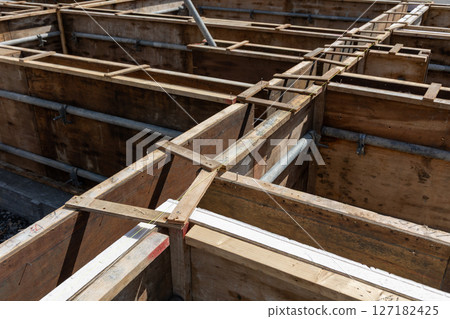 Housing construction materials: Foundations Housing construction materials: Foundations 127182425