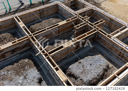 房屋建築材料：地基 127182426