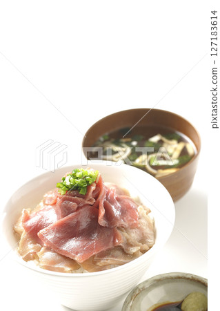 紅鰣魚、中肥鮪魚蓋飯和清湯套餐 127183614