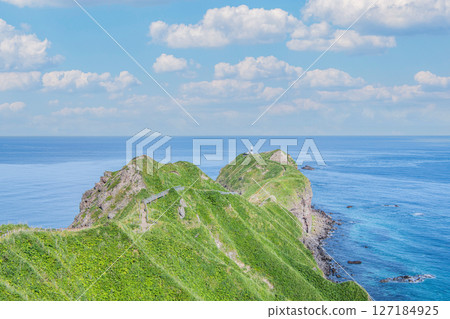 Shakotan Town, Hokkaido: Cape Kamui and Cape Kamui Lighthouse in summer with beautiful fresh greenery 127184925