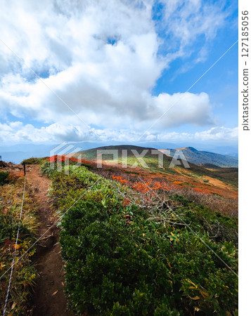 秋季攀登栗駒山（栗駒山～益山） 127185056