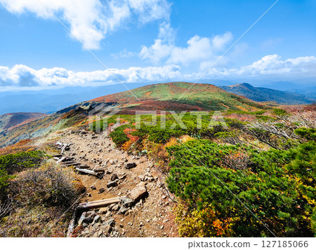 秋季攀登栗駒山（栗駒山～益山） 127185066