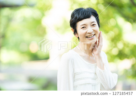 高級女性的肖像 127185457