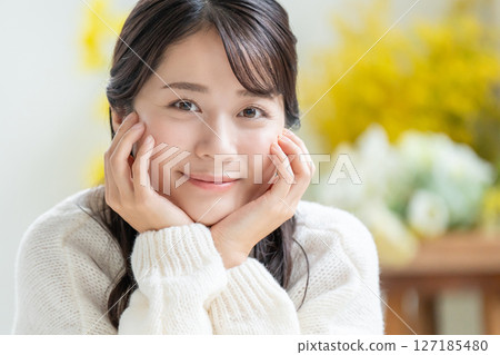 Young lady's portrait 127185480