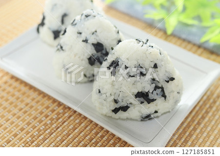 裙帶菜飯糰 127185851
