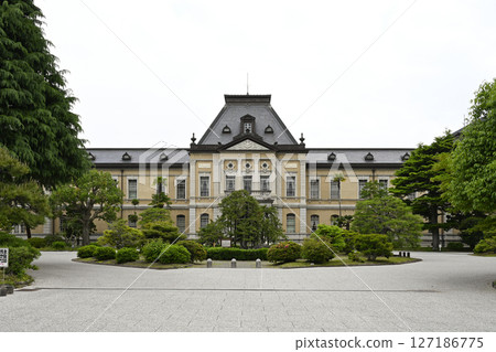 Kyoto Prefectural Government Former Main Building 127186775