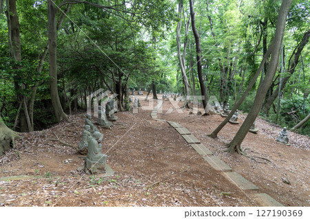 Oyamada Castle: Ruins of the main citadel lined with arhat statues 127190369