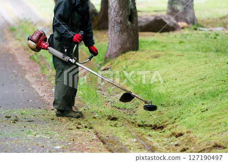 割草工作 127190497