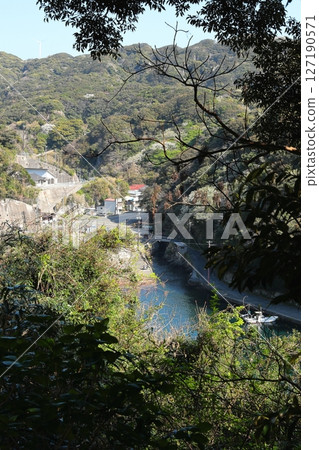 Izu Peninsula Irozaki Port Vertical location 127190571