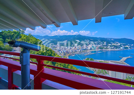 從靜岡縣熱海市熱海城眺望北側（熱海市、岩戶山等） 127191744