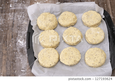 烤司康餅的製作過程 127193624