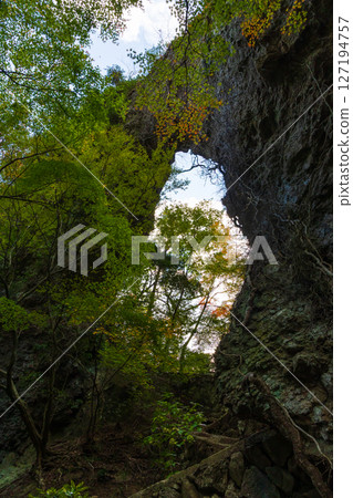 Autumn in Shodoshima - Autumn leaves in Kankakei - Eight Views of the Back (Sekimon) 127194757