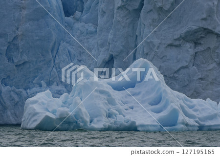 Ice landscape 127195165