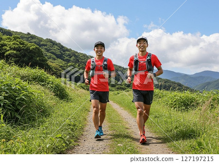 男跑步選手享受越野跑 127197215