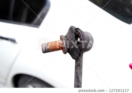 Stabilizer bar link worn out or stabilizer ball joint degraded 127201217