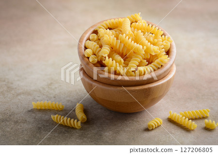 fusilli, pasta, ingredient 127206805