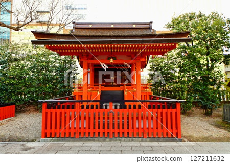 京都府，伏見稻荷大社，禦旅所（稻荷神社），京都市南區西九條池之內町，2022 年 2 月 127211632
