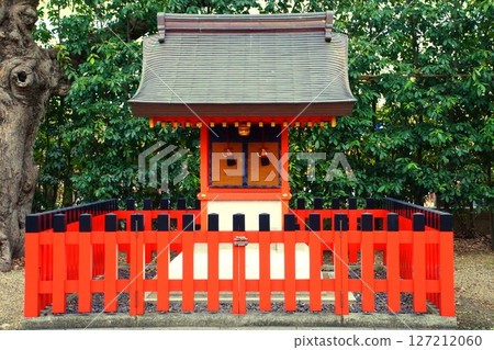Kyoto Prefecture, Fushimi Inari Taisha Shrine, Kamimyōbu Shrine (Kaminomyōbu), Ikenouchi-cho, Nishikujō, Minami-ku, Kyoto City, February 2022 Kyoto Prefecture, Fushimi Inari Taisha Shrine, Kamimyōbu Shrine (Kaminomyōbu), Ikenouchi-cho, Nishikujō, Minami-ku, Kyoto City, February 2022 127212060