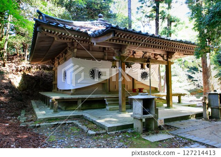 Cosmic energy pours down to protect Kyoto from evil spirits... Kurama Temple's "Fudo Hall" Cosmic energy pours down to protect Kyoto from evil spirits... Kurama Temple's "Fudo Hall" 127214413